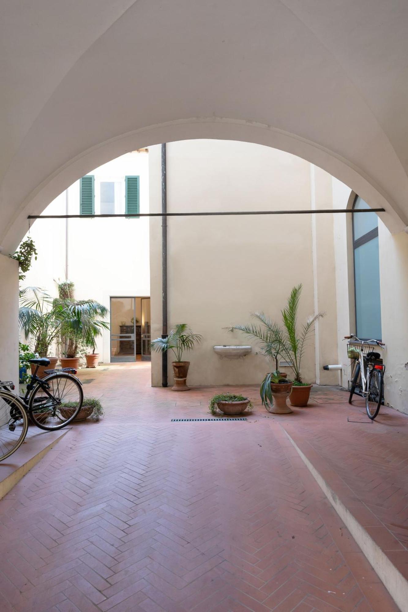 Characteristic Apartment In The Center Of フィレンツェ エクステリア 写真