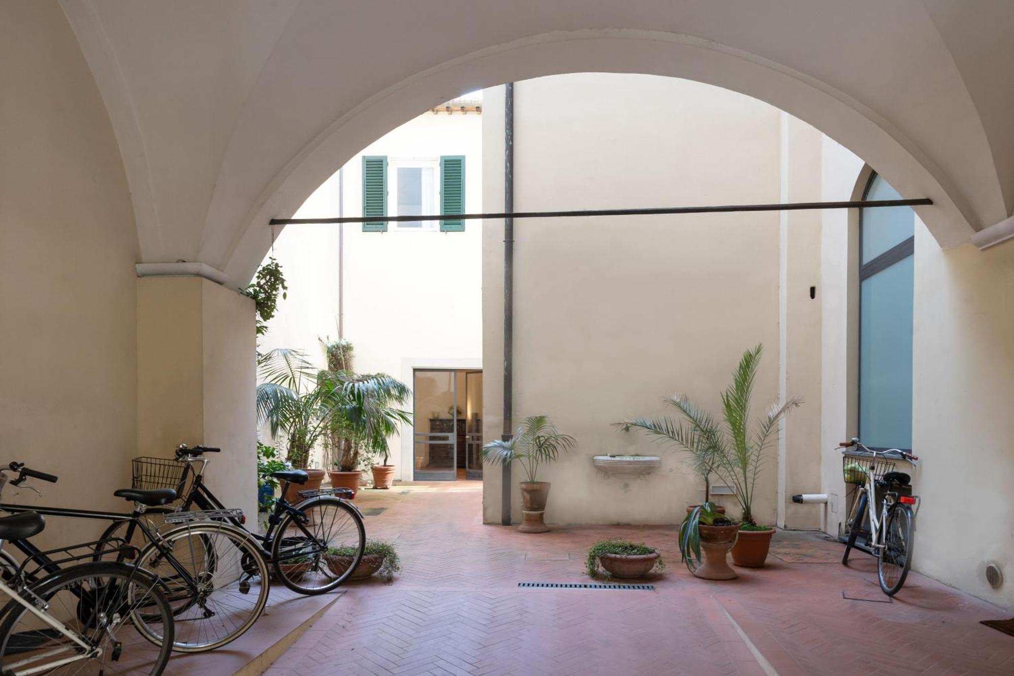 Characteristic Apartment In The Center Of フィレンツェ エクステリア 写真